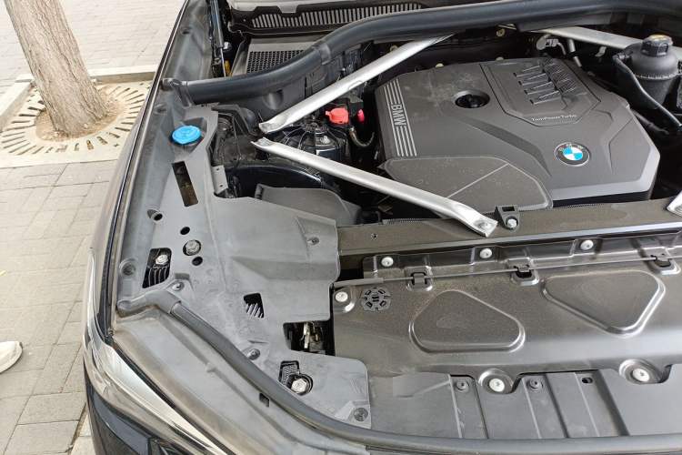 Used BMW X5 2021 xDrive30i M Sport Package Engine Bay Right
