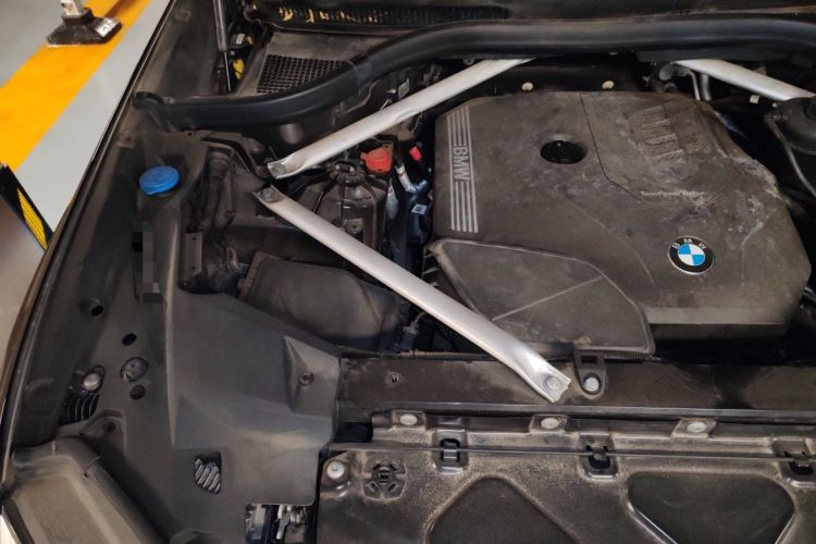 Used BMW X5 2021 xDrive30i M Sport Package Engine Bay Right