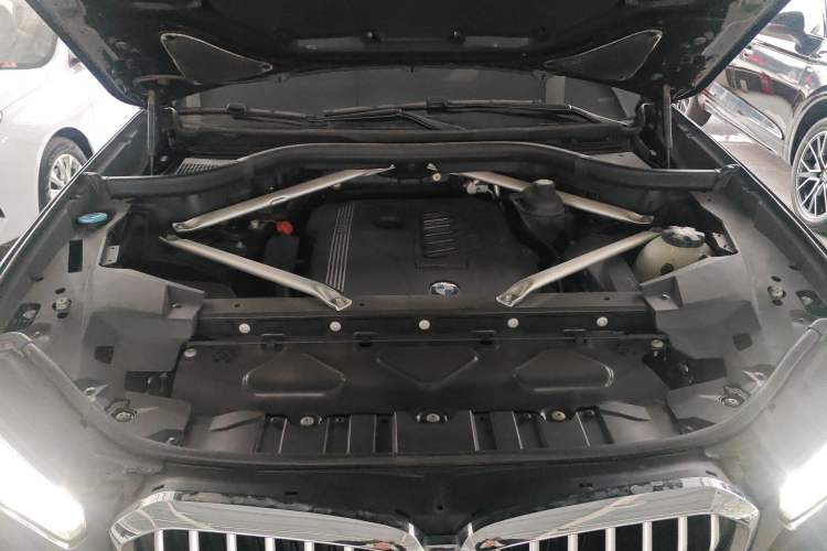Used BMW X5 2021 xDrive40i Luxury Model with M Sport Package Engine Bay