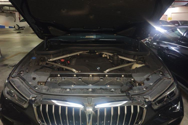 Used BMW X5 2021 xDrive30i M Sport Package Engine Bay