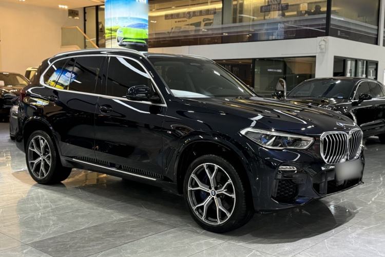 Used BMW X5 2021 xDrive40i Luxury Model with M Sport Package Exterior 2