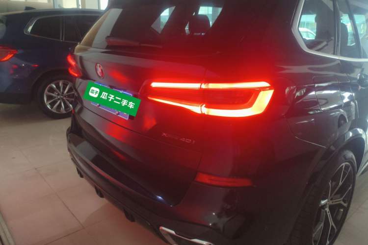 Used BMW X5 2021 xDrive40i Luxury Model with M Sport Package Exterior 4