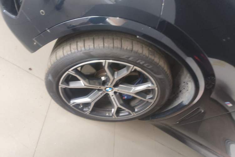 Used BMW X5 2021 xDrive40i Luxury Model with M Sport Package Exterior 7