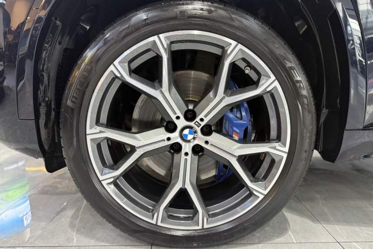 Used BMW X5 2021 xDrive40i Luxury Model with M Sport Package Exterior 7