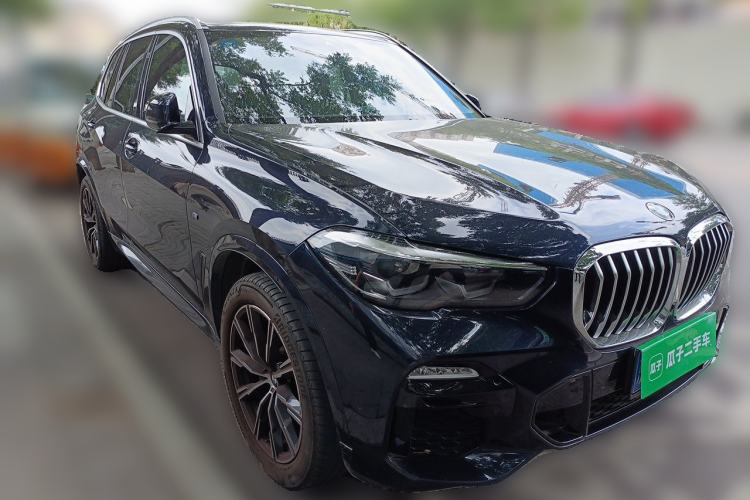 Used BMW X5 2021 xDrive30i M Sport Package Front Right 45 Deg