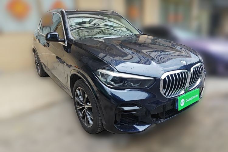 Used BMW X5  Front Right 45 Deg