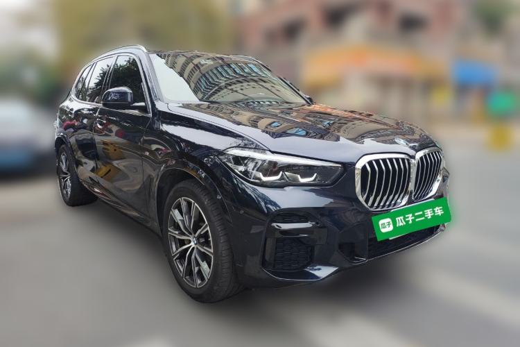 Used BMW X5 2021 xDrive30i M Sport Package Front Right 45 Deg