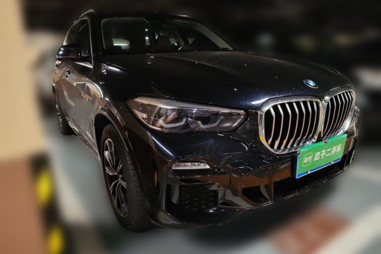 Used BMW X5 2021 xDrive30i M Sport Package Front Right 45 Deg