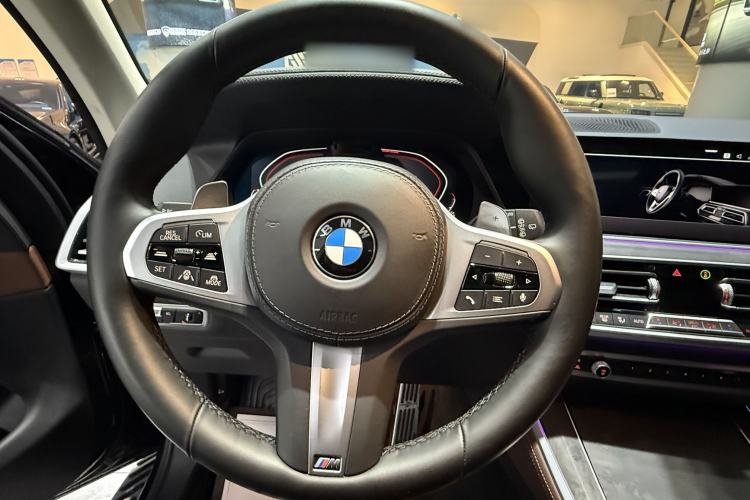 Used BMW X5 2021 xDrive40i Luxury Model with M Sport Package Interior 3