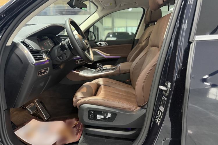 Used BMW X5 2021 xDrive40i Luxury Model with M Sport Package Interior 5