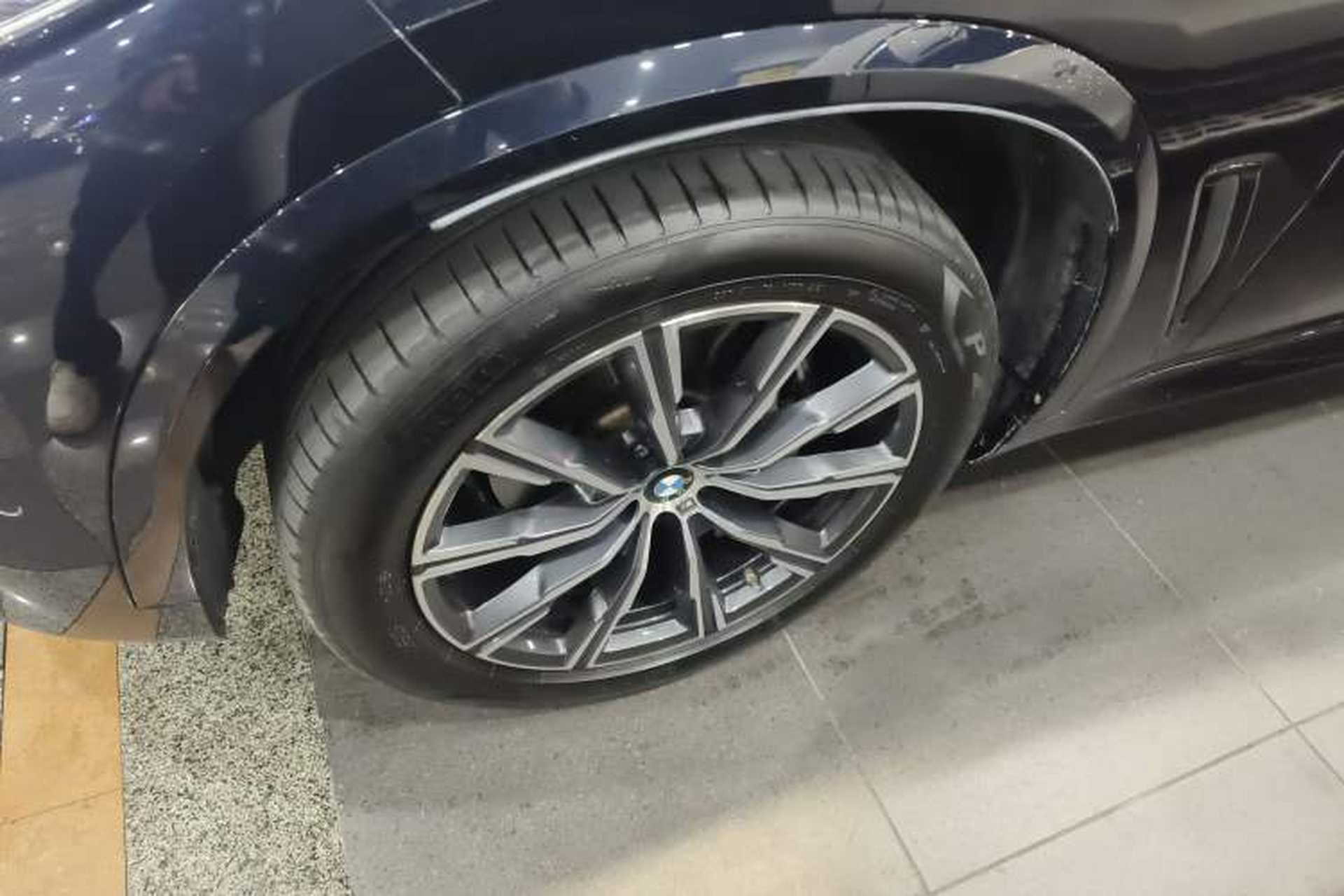 Used BMW X5 2021 Restyled xDrive40i M Sport Package Left Front Wheel Hub