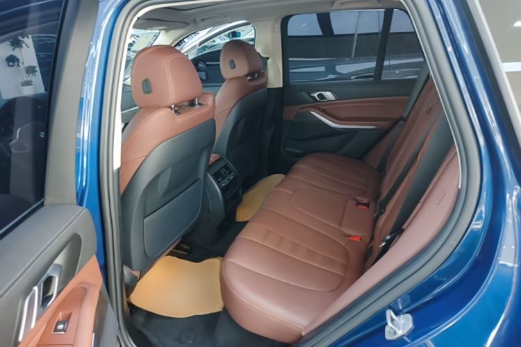 Used BMW X5 2021 xDrive30i M Sport Package Left Rear Seat