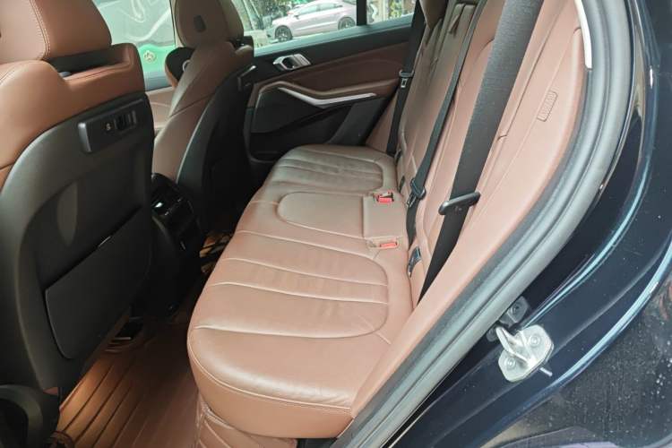 Used BMW X5  Left Rear Seat