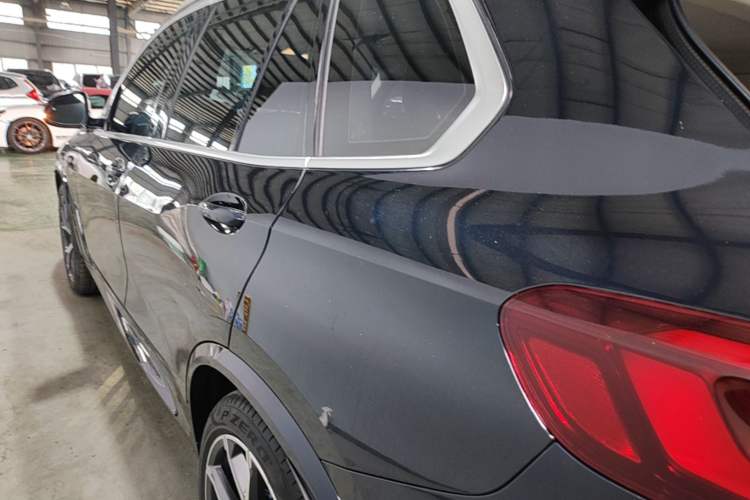 Used BMW X5 2021 xDrive40i Luxury Model with M Sport Package Rear Left 45 Deg