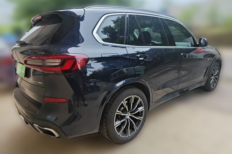 Used BMW X5  Rear Right 45 Deg
