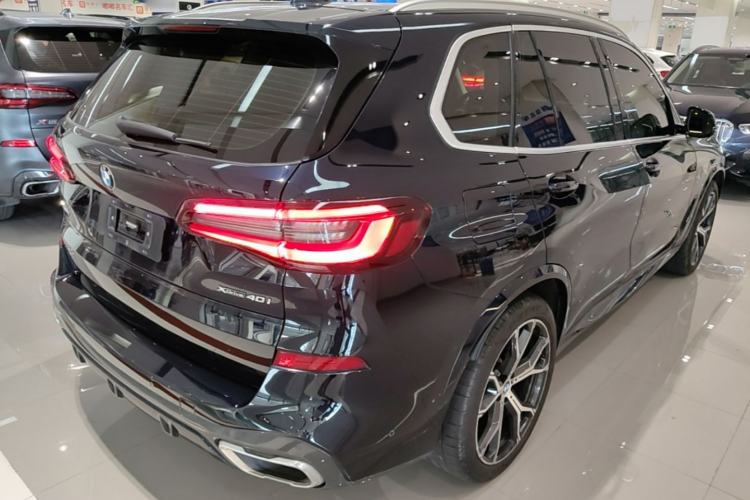 Used BMW X5 2021 xDrive40i Luxury Model with M Sport Package Rear Right 45 Deg