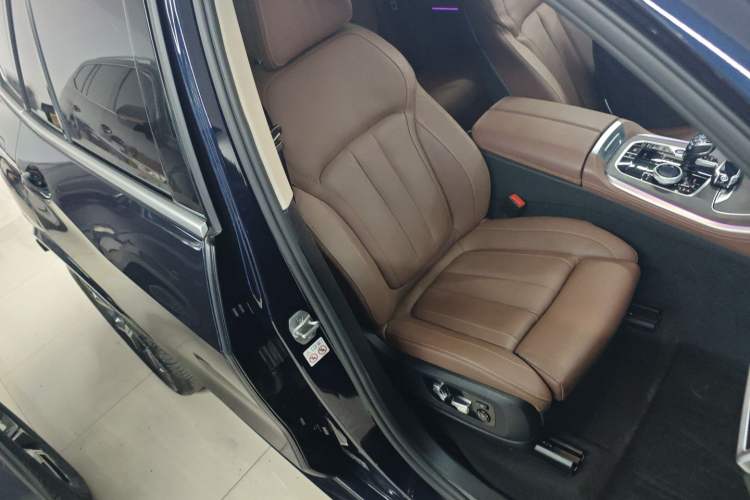 Used BMW X5 2021 Restyled xDrive40i Luxury Version M Sport Package Right Front Seat