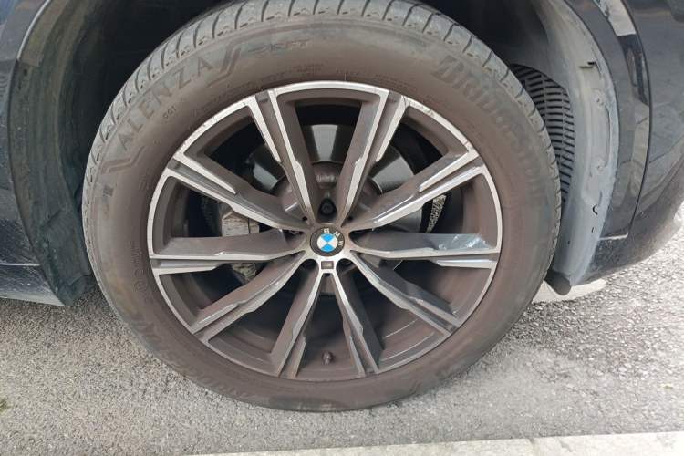 Used BMW X5 2021 xDrive30i M Sport Package Right Front Wheel Hub