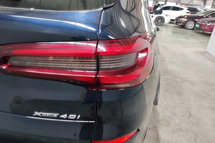 Used BMW X5 2021 xDrive40i Luxury Model with M Sport Package Right Rear Taillight