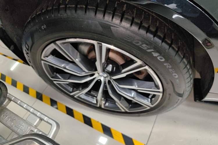 Used BMW X5 2021 xDrive30i M Sport Package Right Rear Wheel Hub