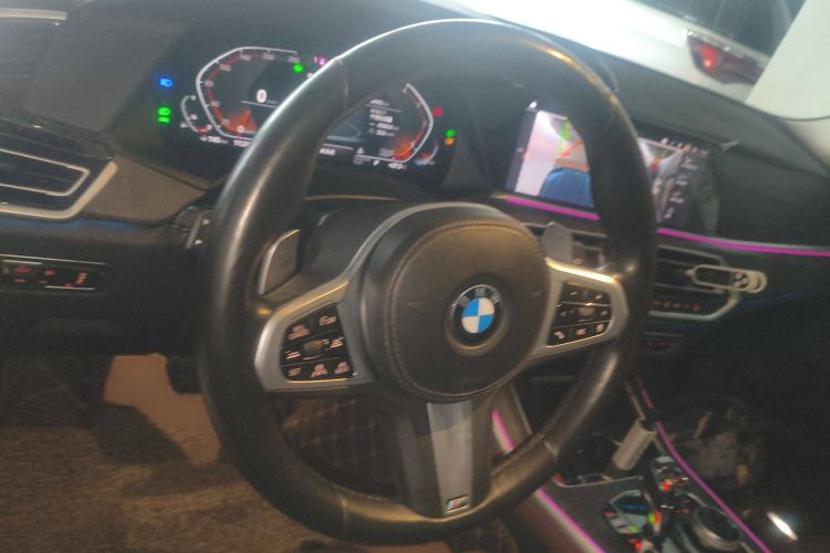 Used BMW X5 2021 xDrive40i Luxury Model with M Sport Package Steering Wheel