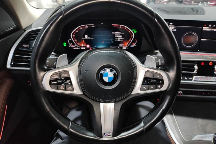 Used BMW X5 2021 xDrive40i Luxury Model with M Sport Package Steering Wheel