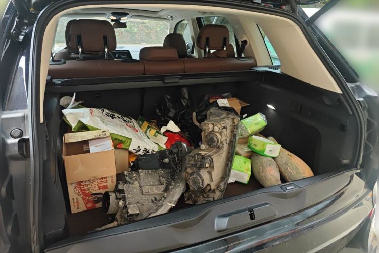 Used BMW X5  Trunk