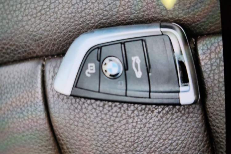 Used BMW X5 2021 xDrive30i M Sport Package Vehicle Key