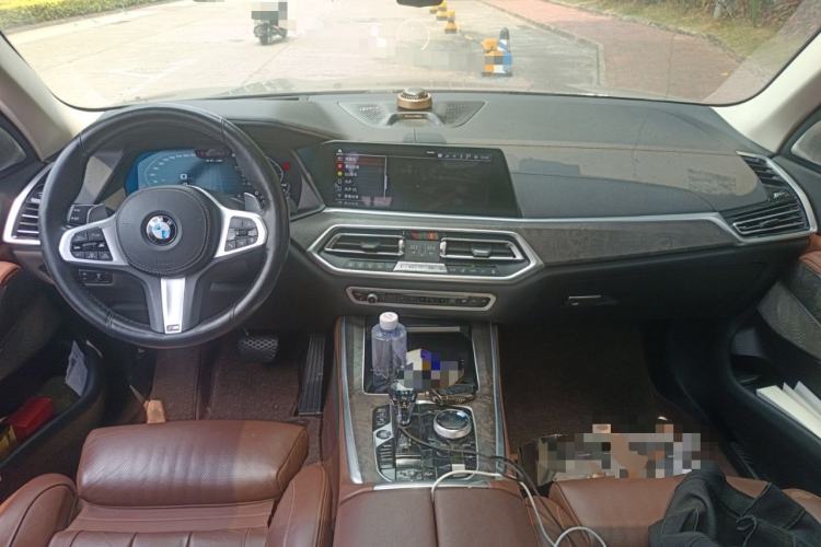 Used BMW X5 2021 xDrive40i Luxury Model with M Sport Package Center Console