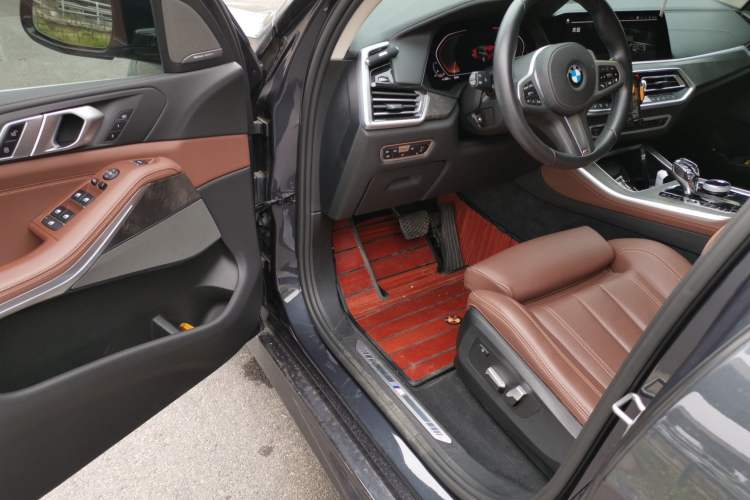 Used BMW X5 2021 xDrive40i M Sport Package Driver Seat
