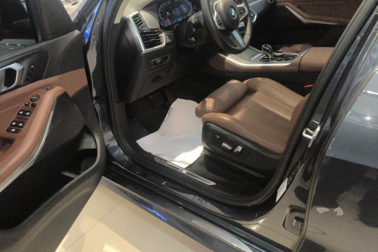 Used BMW X5 2021 xDrive30i M Sport Package Driver Seat