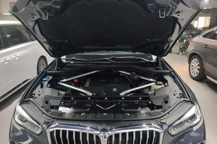Used BMW X5 2021 xDrive30i M Sport Package Engine Bay