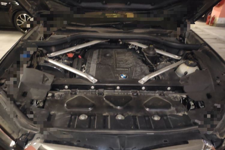 Used BMW X5 2021 Restyled xDrive40i Luxury Version M Sport Package Engine Bay