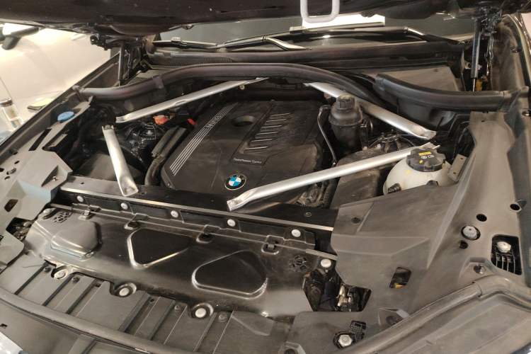 Used BMW X5 2021 Restyled xDrive40i M Sport Package Engine Bay