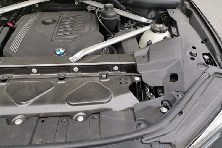 Used BMW X5 2021 xDrive40i M Sport Package Engine Bay Left