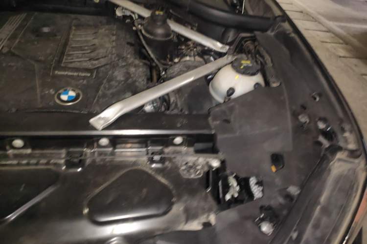 Used BMW X5 2021 Restyled xDrive40i Luxury Version M Sport Package Engine Bay Left