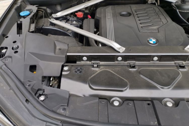 Used BMW X5 2021 xDrive40i M Sport Package Engine Bay Right