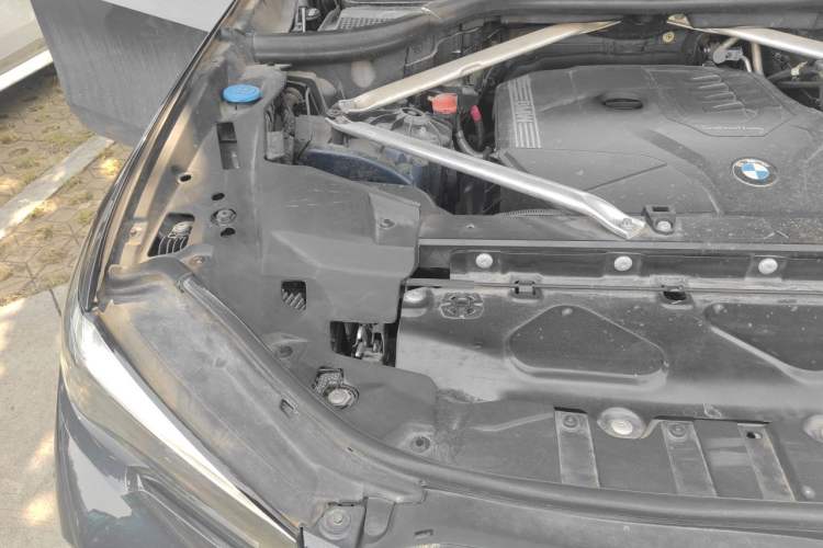 Used BMW X5 2021 xDrive30i M Sport Package Engine Bay Right
