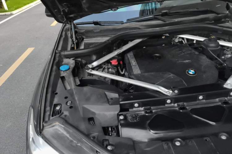 Used BMW X5 2021 xDrive30i M Sport Package Engine Bay Right