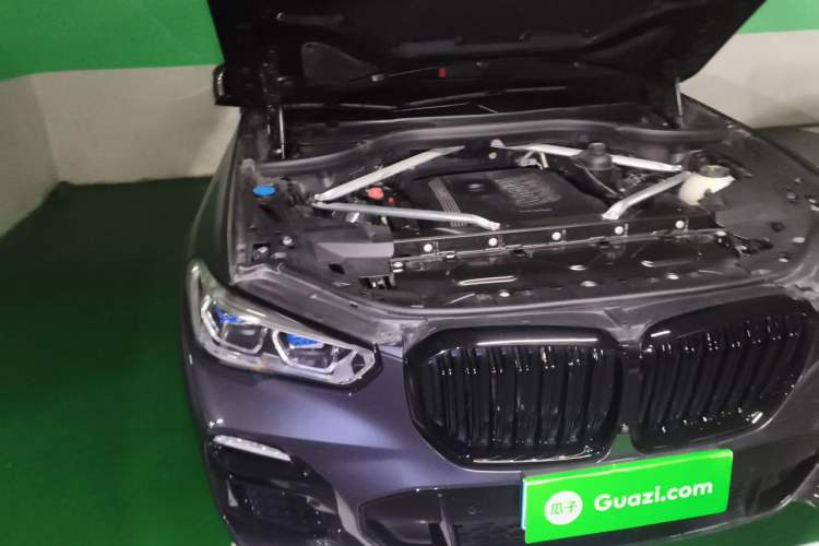 Used BMW X5 2021 xDrive40i M Sport Package Engine Bay Right