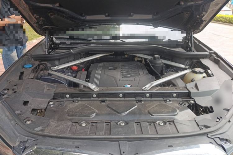 Used BMW X5 2021 xDrive40i Luxury Model with M Sport Package Engine Bay