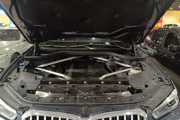 Used BMW X5 2021 xDrive40i Luxury Model with M Sport Package Engine Bay