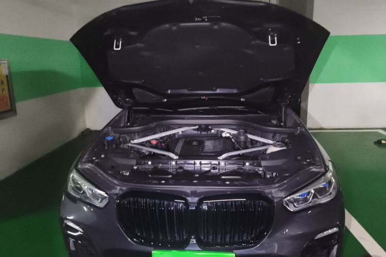 Used BMW X5 2021 xDrive40i M Sport Package Engine Bay