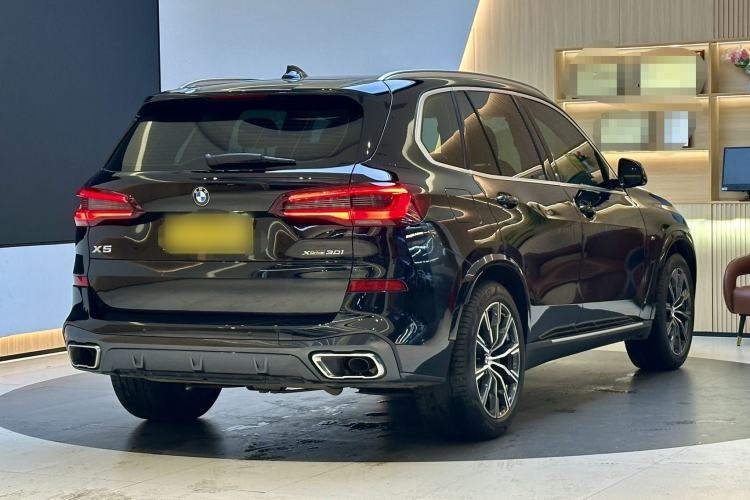 Used BMW X5 2021 xDrive30i M Sport Package Exterior 2