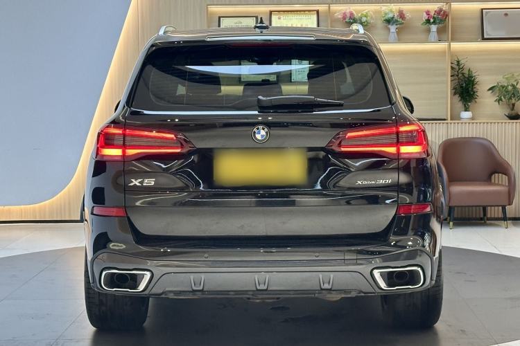 Used BMW X5 2021 xDrive30i M Sport Package Exterior 3