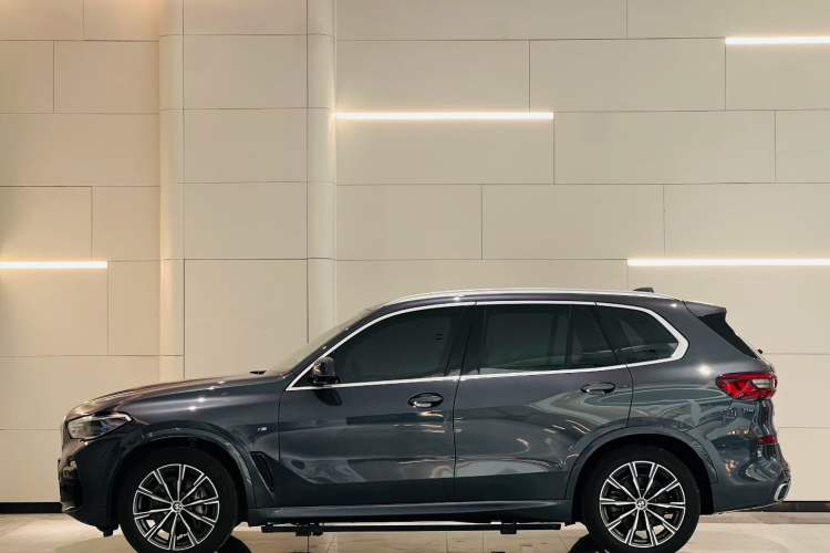 Used BMW X5 2021 xDrive40i M Sport Package Exterior 3