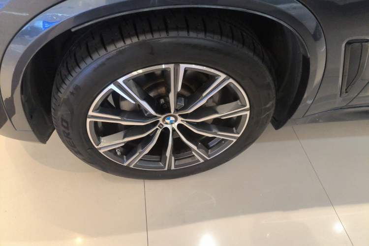 Used BMW X5 2021 xDrive30i M Sport Package Exterior 4