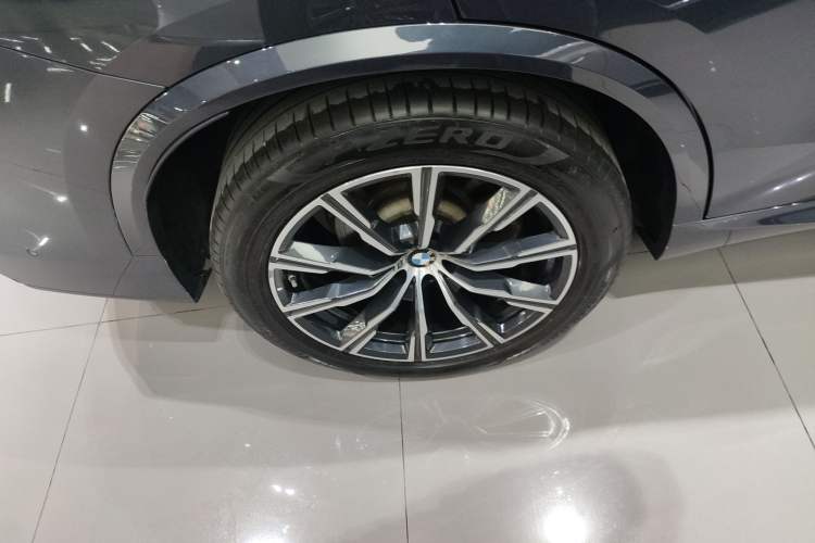 Used BMW X5 2021 xDrive30i M Sport Package Exterior 5