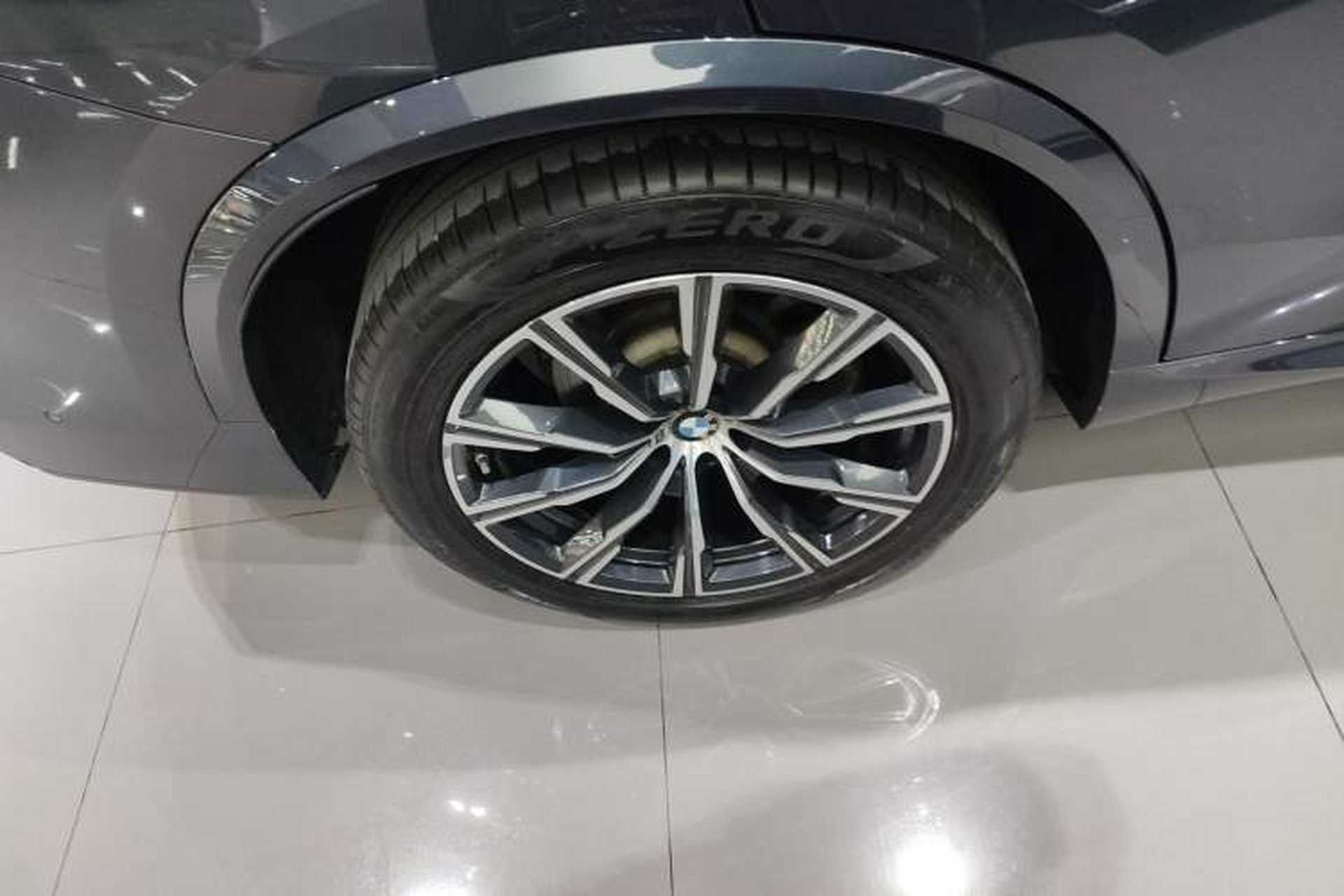 Used BMW X5 2021 xDrive30i M Sport Package Exterior 5