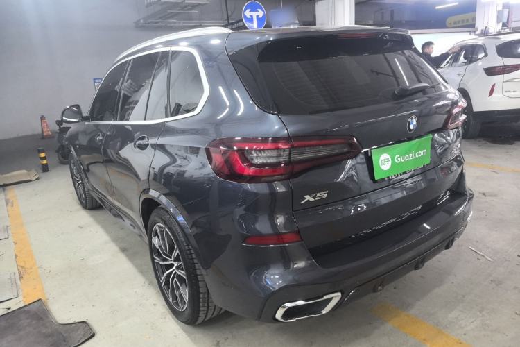 Used BMW X5 2021 xDrive40i M Sport Package Exterior 5